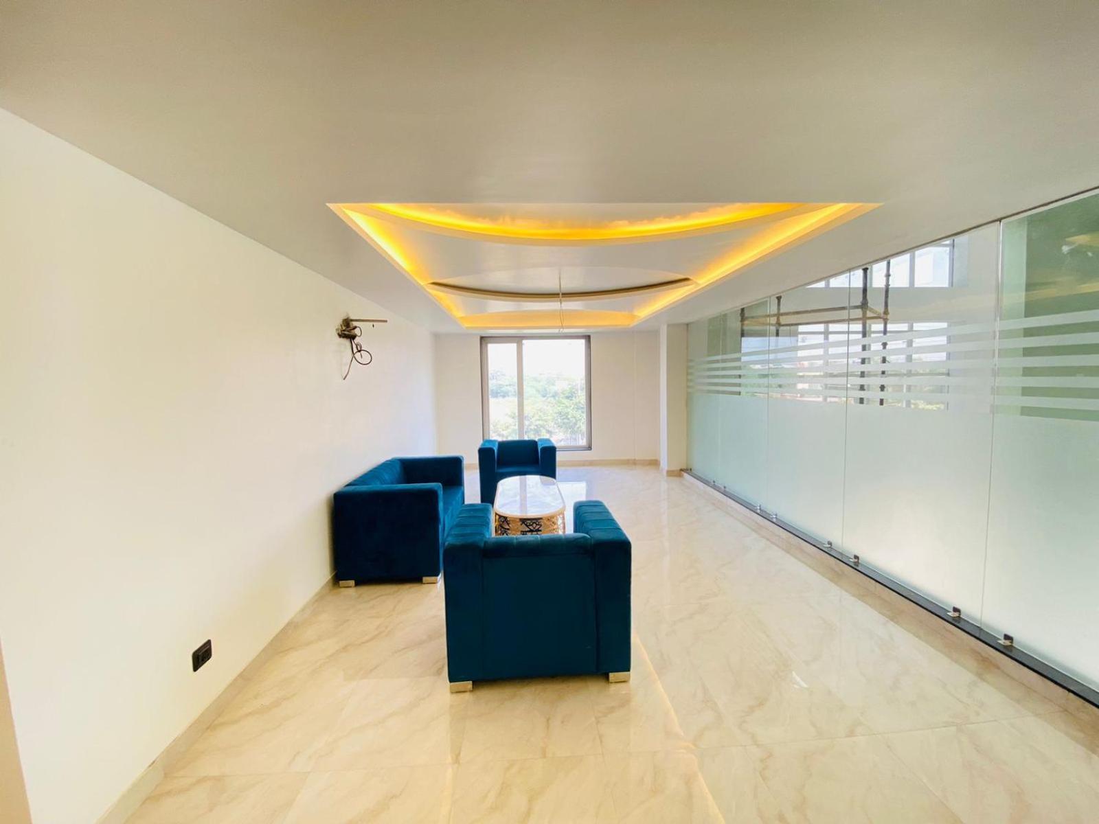 Hotel Holiday Grand Greater Noida Exteriör bild