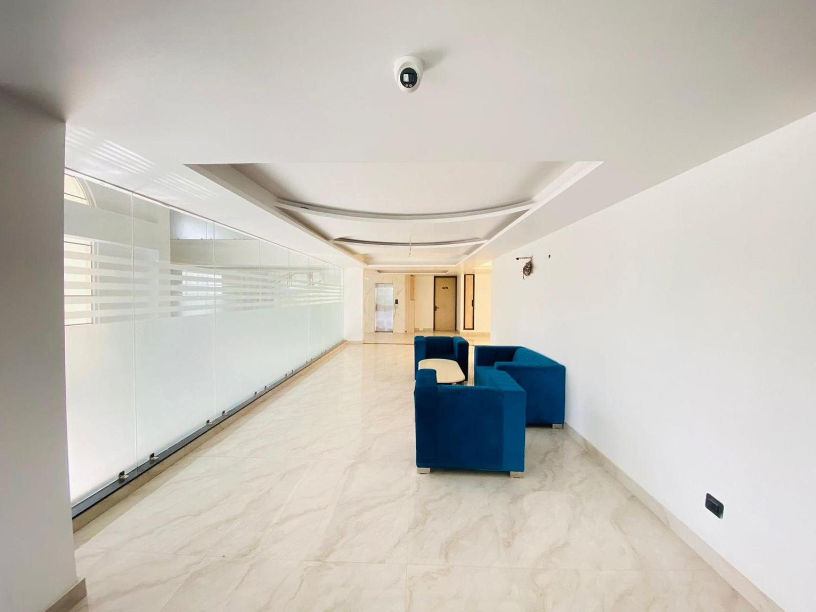 Hotel Holiday Grand Greater Noida Exteriör bild