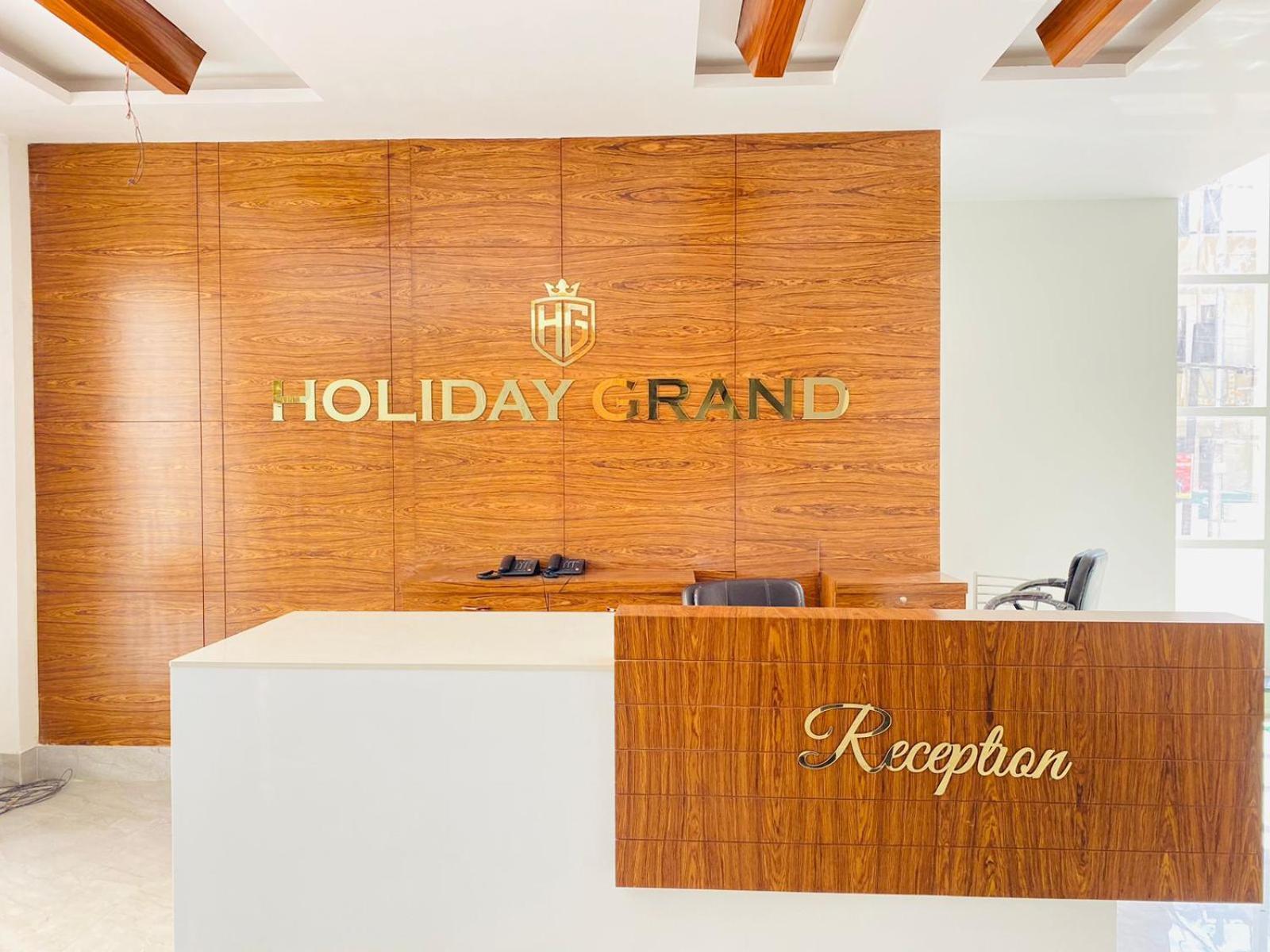 Hotel Holiday Grand Greater Noida Exteriör bild